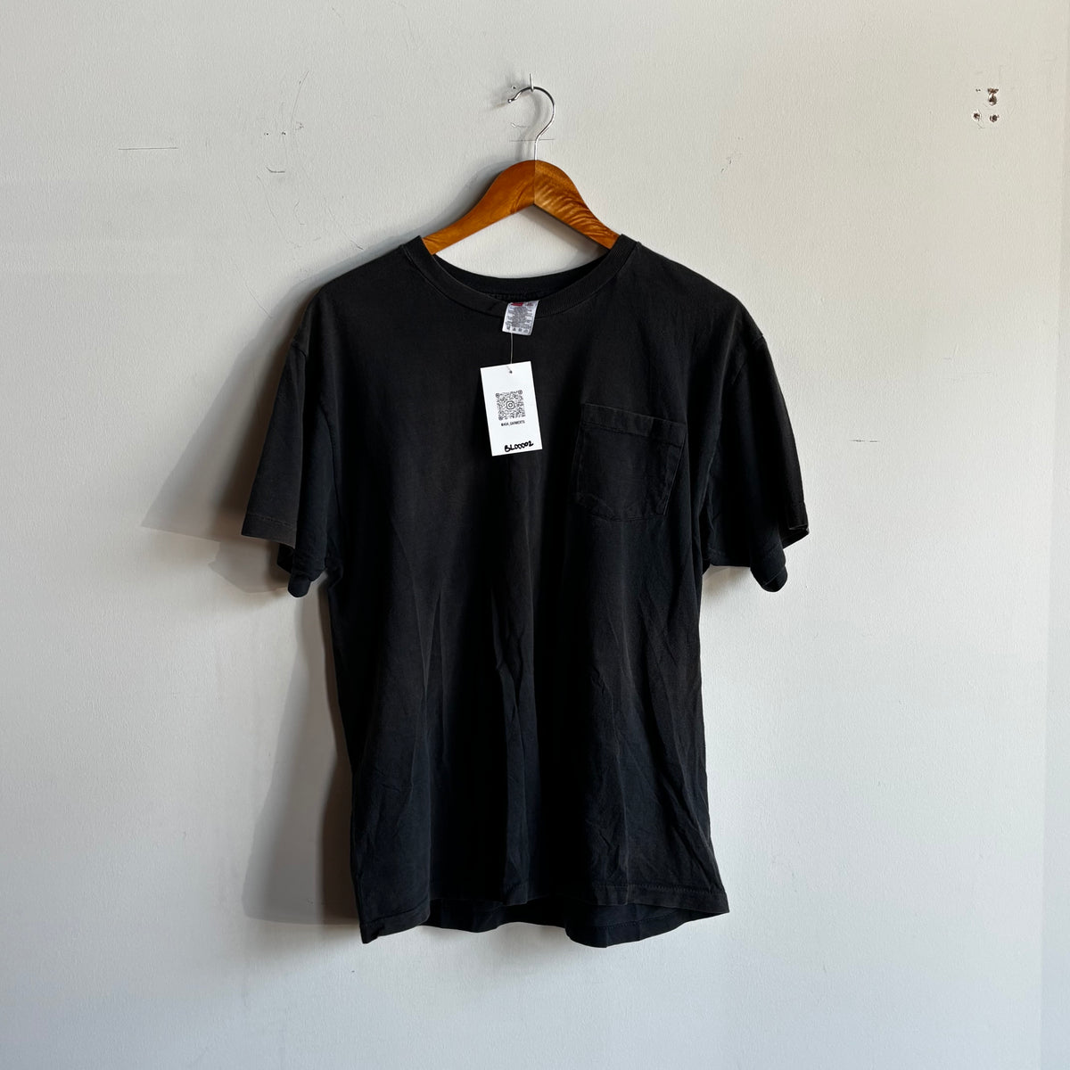Vintage 90s Hanes Blank Pocket T-shirt